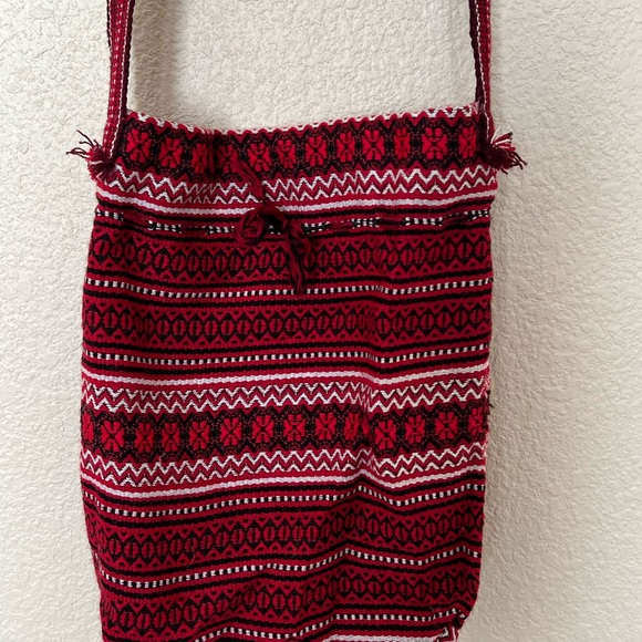 Handmade | Moldovan Knit Bucket Shoulder Bag - Picture 12 of 14